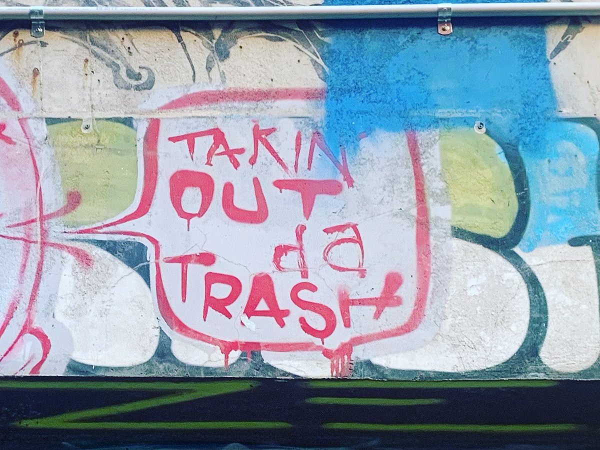 #itstime to #takeoutthetrash #trash #melbourne #graffiti #slogangraffiti @graffiterati @sevenbreaths