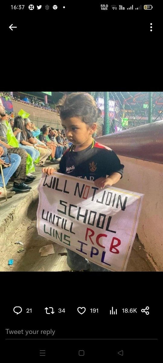 1981chnk's tweet image. Crazy on RCB