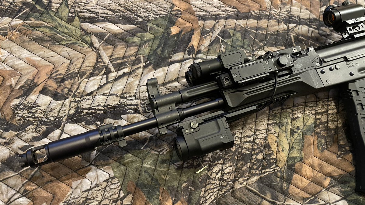 MysizeisXL's tweet photo. #Arkturus の #AK12 に #ゼニート レプリカ乗せ！近代化された雰囲気はあるけど、やはり #AR 系のような「今」は感じられない(笑)でも #カッコいい が全て(笑)

#サバゲー
#エアガン
#ミリタリー https://t.co/QA9nJRN27d