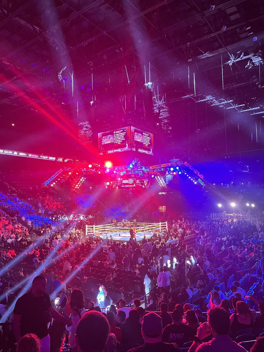 jamesrafter94's tweet photo. #HaneyLoma we’ve come from the UK to watch🇬🇧. Haney on points @Callum__Jones__ @gazujii https://t.co/kSg0XXepgn