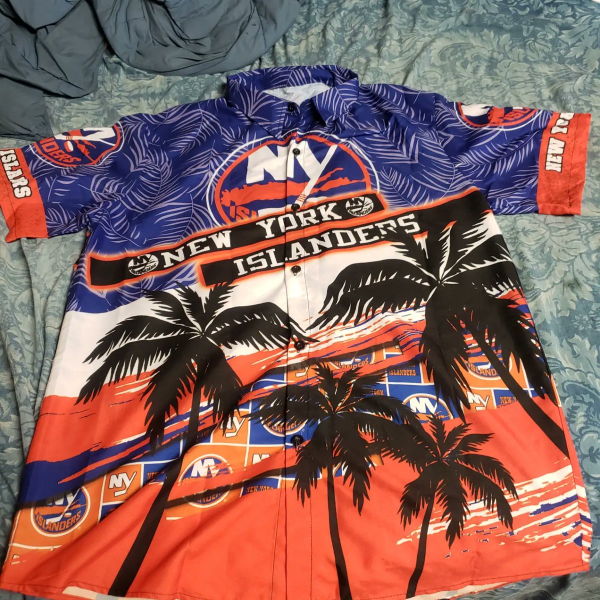 Frizzvisions30's tweet image. Summer Shirt has arrived