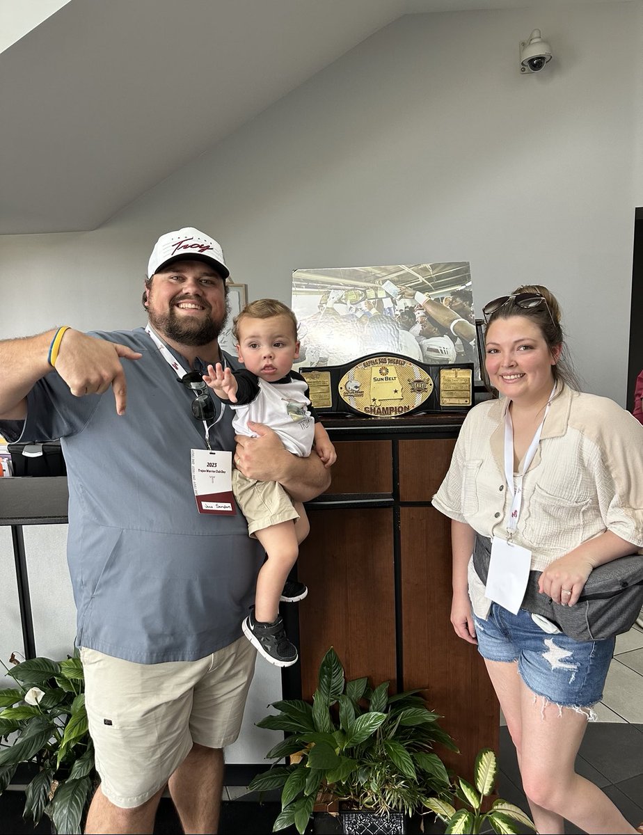JSanders_LXXI's tweet photo. Tripp(‘s dad) was in hog heaven at @Troy_TWC Day this afternoon!
HAD to throw the #JsDown then swing by Tripp’s cousin @DeshonDaShow’s locker! 💪 https://t.co/wjrMQzXlrv