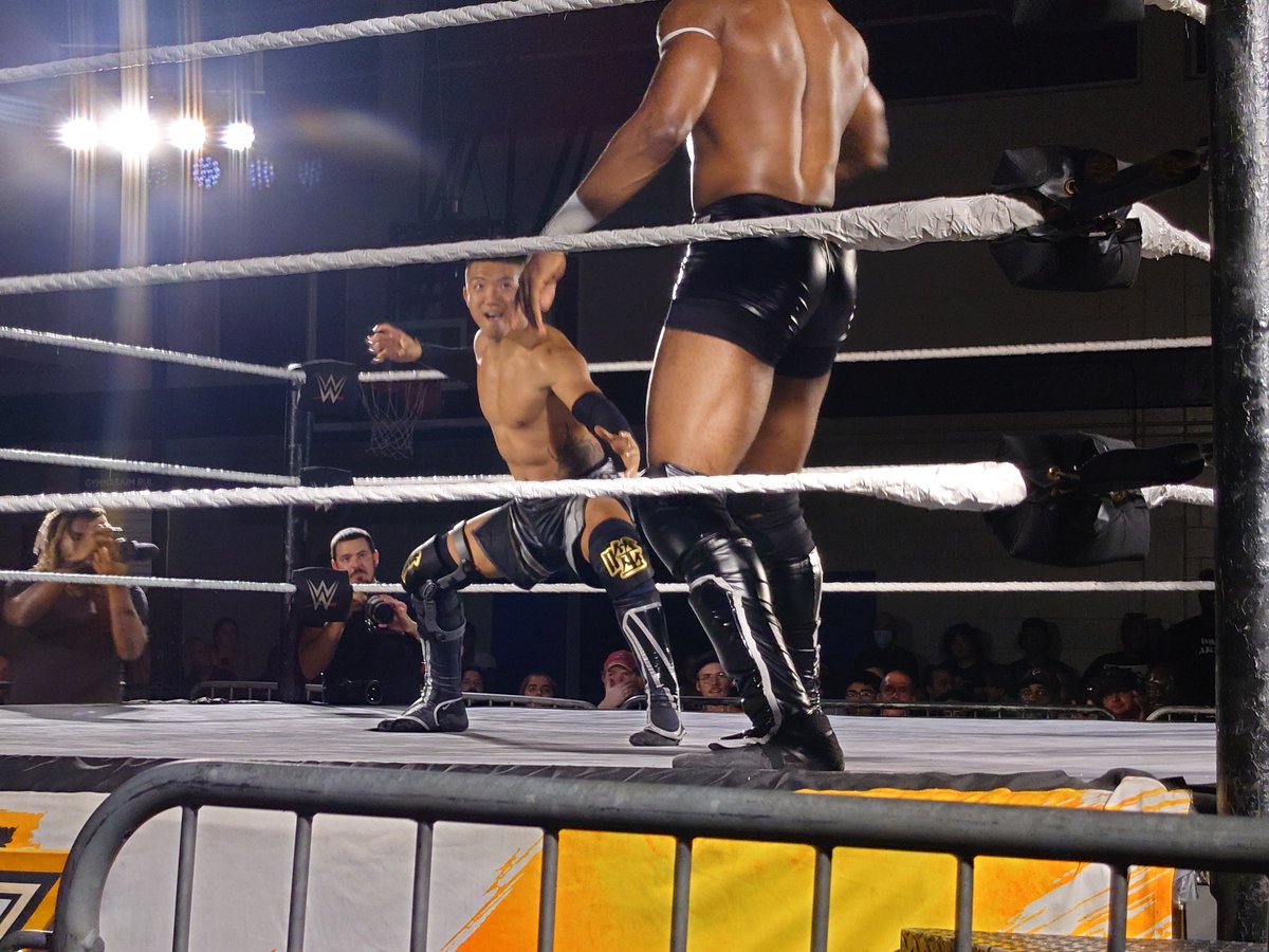 JeffReidUP's tweet photo. #NXTOrlando @chenshifu is able to keep @dragonlee95 grounded in the early goings, and @_trickwilliams and @Bigboawwe trade kicks. These two teams complement each other well. https://t.co/YjcAzWF0e1