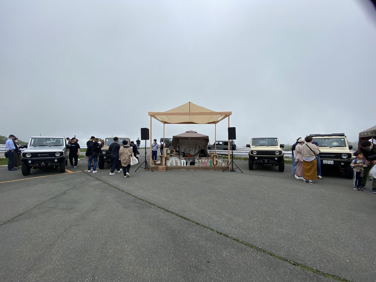 gettoonkyo's tweet photo. 日本のジムニー集結

スノリゾート　イエティの駐車場

1000台停めれるのに満車😳 https://t.co/d9x75wgptn