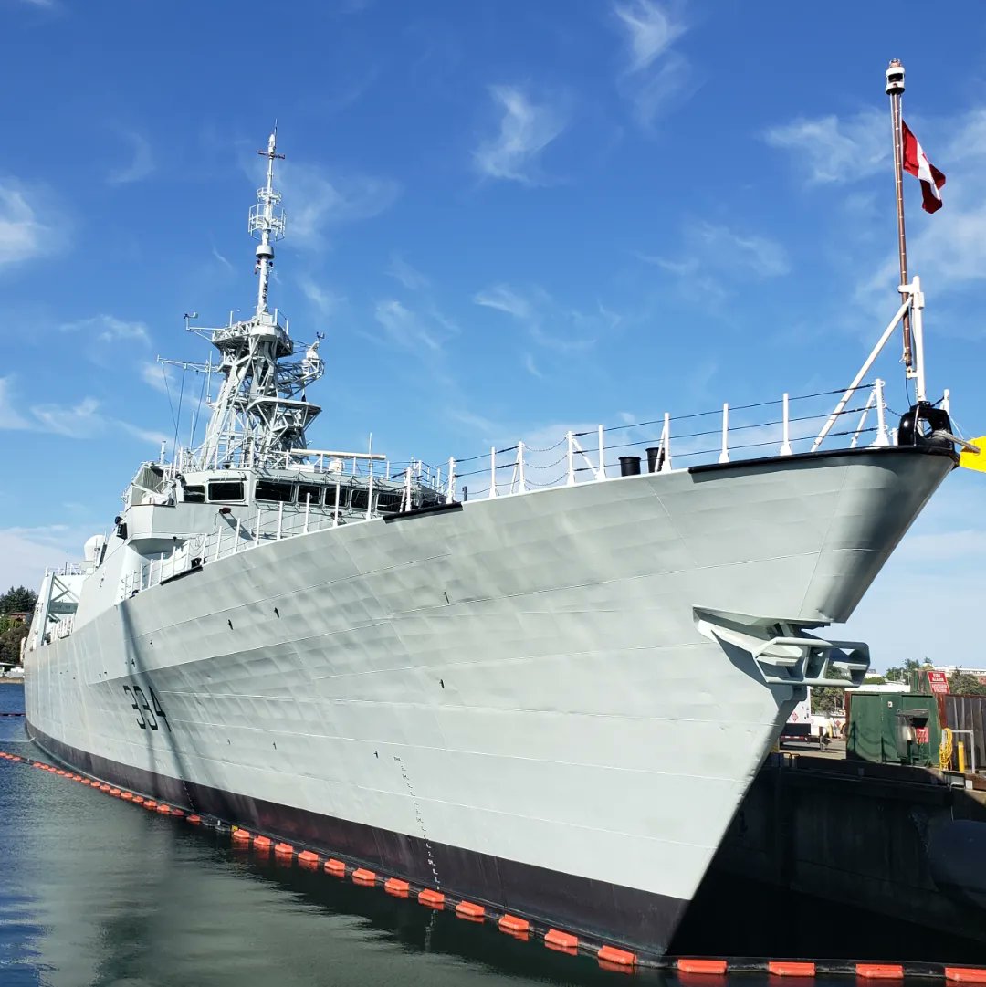 RCNintheUSN's tweet image. Welcome back to the good side of the harbour HMCS REGINA ... looks like your time at the spa was rejuvenating - now back to work with you. Good times at sea with #CANFLTPAC awaite!