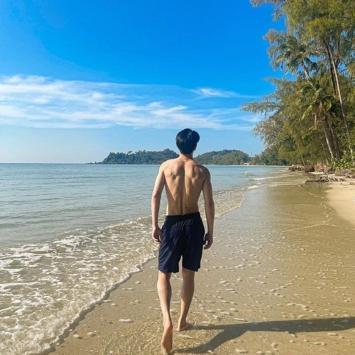 Chansung au! - Eu você o mar e ela🌊

Onde Han Jisung e sua filha acabam se perdendo pelas praias da Austrália e desesperados, acabam pedindo ajuda pra um surfista local

Ou onde Bang Chan se encanta pelos turistas coreanos