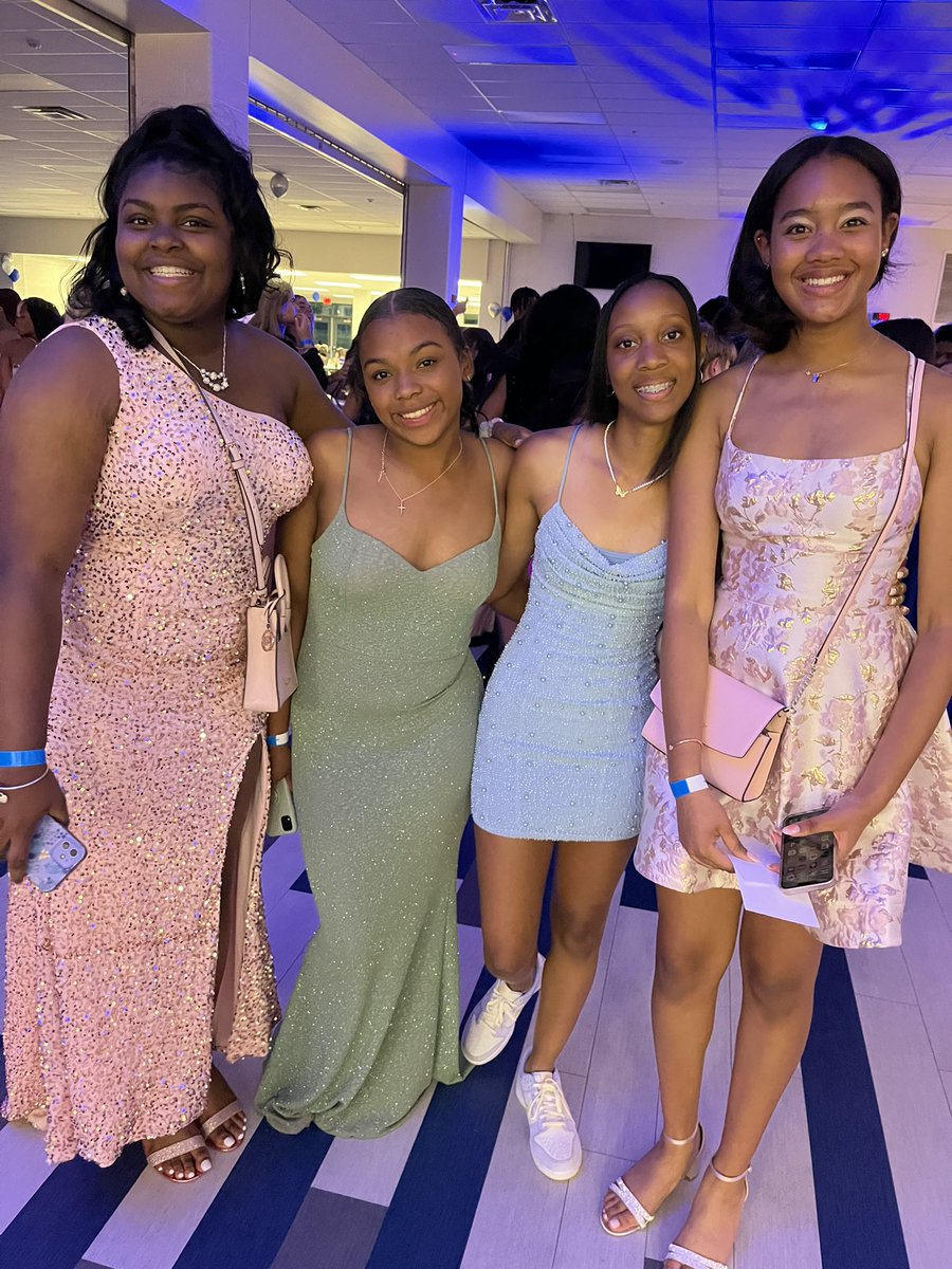 RMSRavens's tweet photo. Our inaugural 8th grade Formal was such a fun time!  We have some beautiful students!! #8thGradeFormal https://t.co/BypWck4L0t