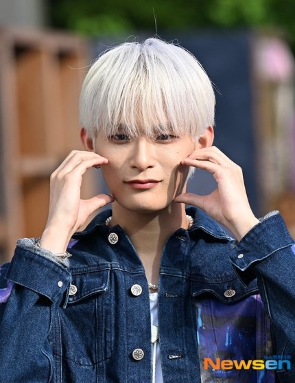 he's my jack frost💙
(keep streaming and voting)
#KANGHYUNWOO #강현우 #소년판타지 #FANTASYBOYS