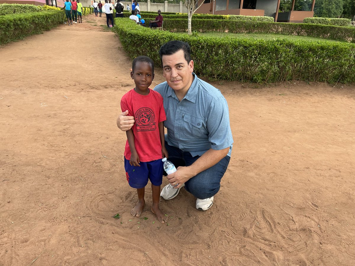 brandon_beard's tweet photo. Help me get new shoes for this child and many others in Uganda. Our team leaves for Uganda in about 10 days. If you want to donate a pair of shoes you can do so here: https://t.co/hCNtxud4dA
If you want to donate money to help us buy shoes Venmo me directly: Brandon-Beard-19 https://t.co/HGmmJzJTkl