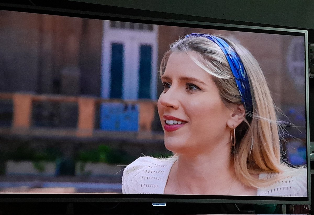 admirationxLau's tweet photo. Laurita en #PapaAlRescate 🤍👏🏻✨️ https://t.co/yBI7N58PiY