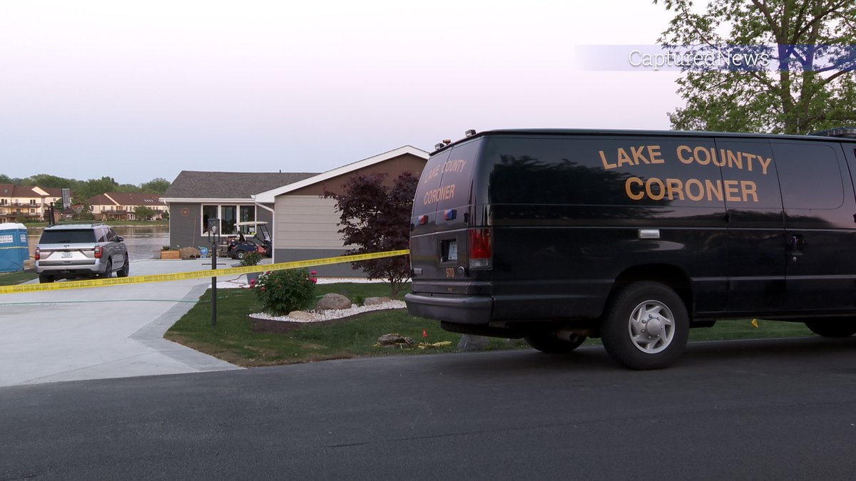 219breakingnews's tweet photo. CROWN POINT, IN: One killed and two children injured after grenade went off at a home in the Lakes Of The Four Seasons Saturday evening. Bomb squad along with Lake County Sheriff and Coroner were on scene. Video available @CapturedNews #BREAKINGNEWS #HAND #GERNADE https://t.co/o3IYi5364Q