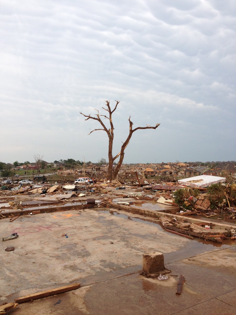 JustanRay's tweet image. Fortunately nobody passed away in her neighborhood but getting lost in a neighborhood I had grown up in is something I’ll never forget. I’m so happy to see the recovery over the last 10 years and will never forget those who were lost.❤️ #MooreStrong
