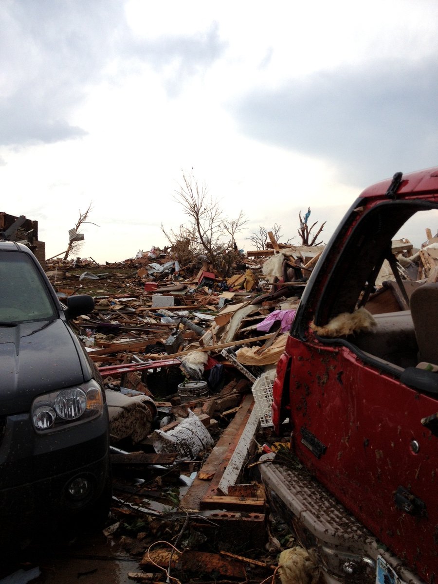 JustanRay's tweet image. Fortunately nobody passed away in her neighborhood but getting lost in a neighborhood I had grown up in is something I’ll never forget. I’m so happy to see the recovery over the last 10 years and will never forget those who were lost.❤️ #MooreStrong