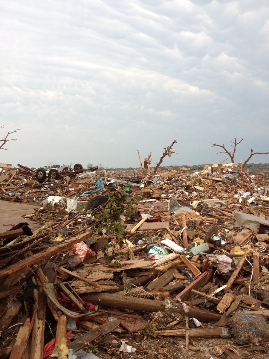 JustanRay's tweet image. Fortunately nobody passed away in her neighborhood but getting lost in a neighborhood I had grown up in is something I’ll never forget. I’m so happy to see the recovery over the last 10 years and will never forget those who were lost.❤️ #MooreStrong