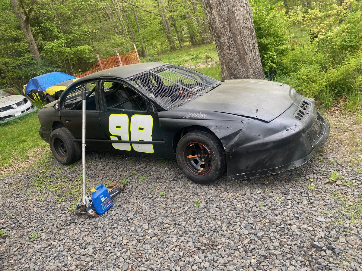 TylerBowman79's tweet photo. 🚨Exciting News🚨

I was given the opportunity to drive Tony Hilliard’s 98 tomorrow night at Evergreen Speedway!!! Really excited to try my hand at something new. Can’t thank Tony enough for putting me behind the wheel!!

Time to Go Asphalt Racing🤘🏻🔥 https://t.co/rQULiq77jB