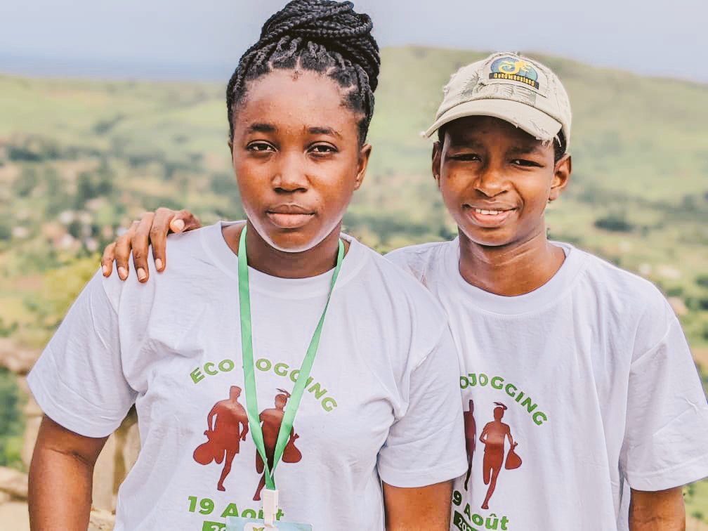 amasada2's tweet image. Hello les #Twittos
Je vous présente le Boss de mon Boss @IdrissMarzoukou, notre présidente @TanceDeguenon, maman Internationale de la grande famille @ecolotriporg .

 Elle a un sourire en or, un leadership assez incroyable et des bons vibes à vendre 😉. 

Receive my best wishes