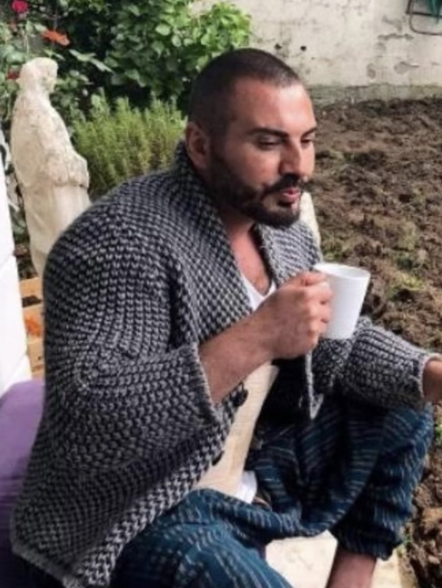 OUnalan's tweet photo. @ayandown 49 olmuş adam artık. EYT çıkmamış depresyona girmiş!!! https://t.co/jXioiJd9tN