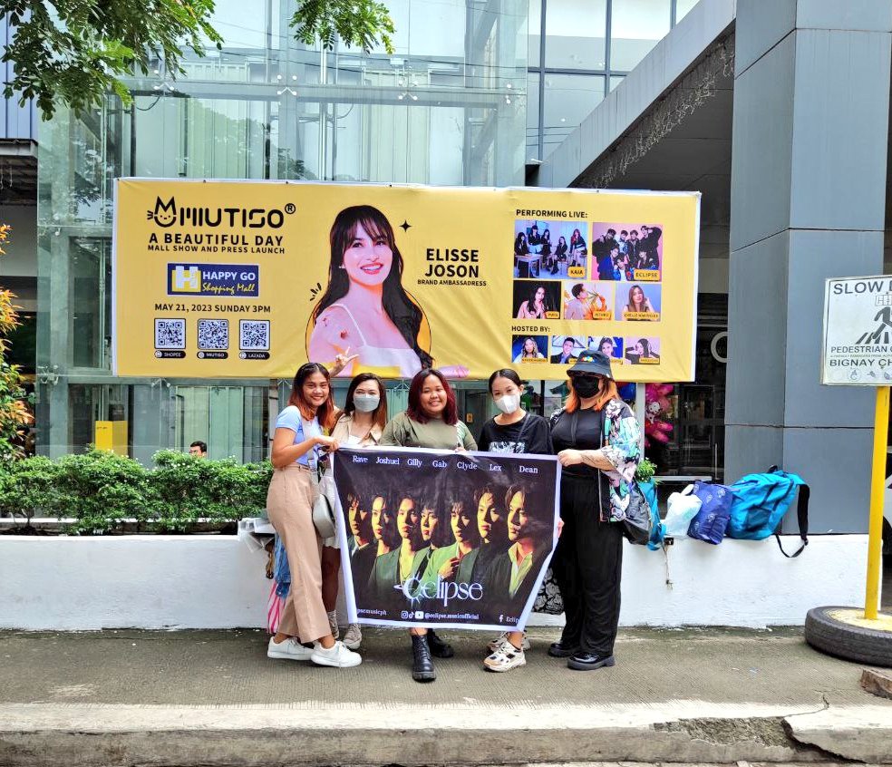 moon7ightsofc's tweet image. 🌙✨ We’re here! Ready to cheer for you boys @eclipsemusicph! See you later! 💕

ECLIPSE AT MIUTISO LAUNCH
#MiutisoBeautifulDay
@Eclipsemusicph #EclipsePH
