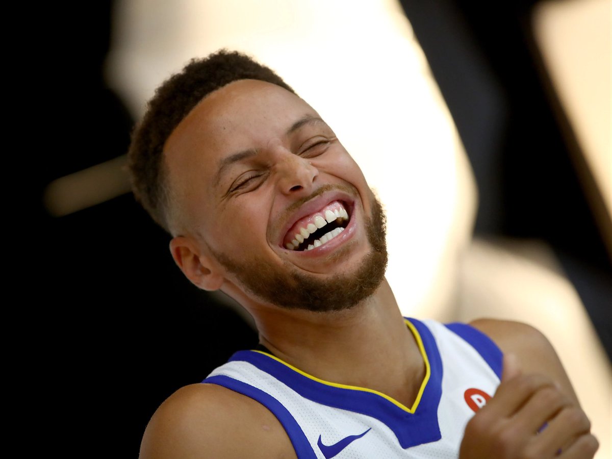 StephMuse_'s tweet photo. The Lakers lose, the world wins. https://t.co/xvvTznsZGj