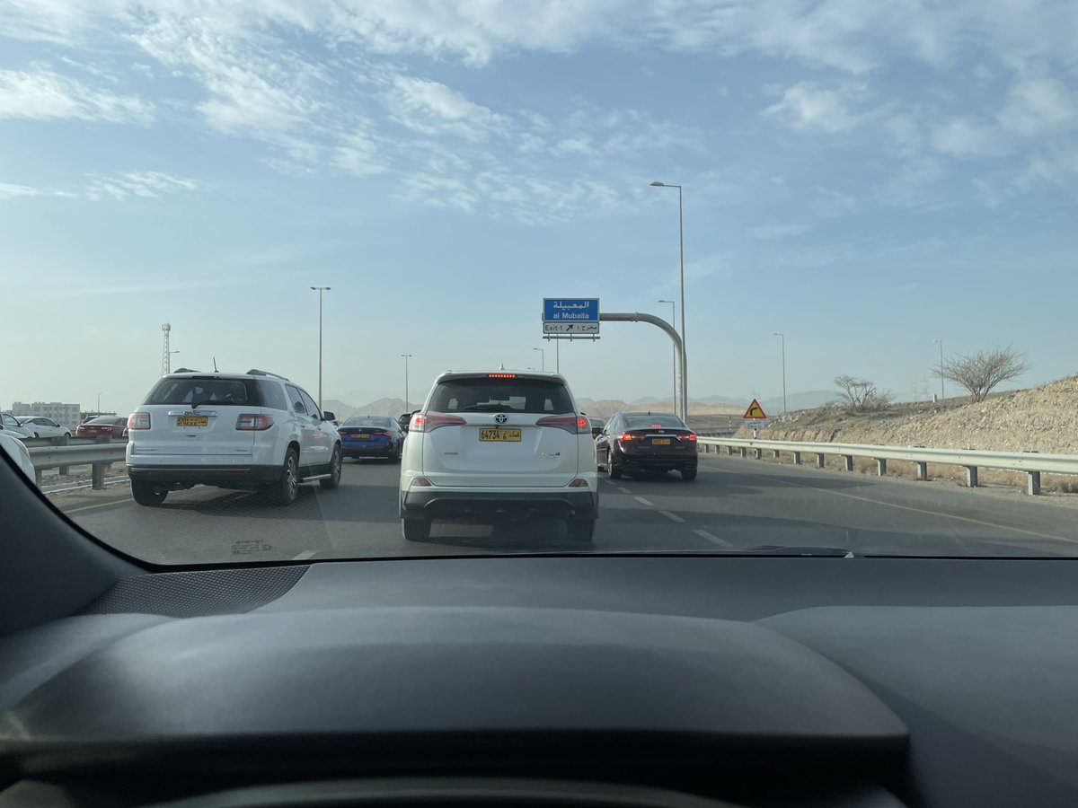 ___Hamood's tweet photo. صباح الزحمه @RoyalOmanPolice @RopTraffic الشوارع تفتقدكم والناس ما تلتزم بقوانين السير والمرور https://t.co/IbzuXBPCez