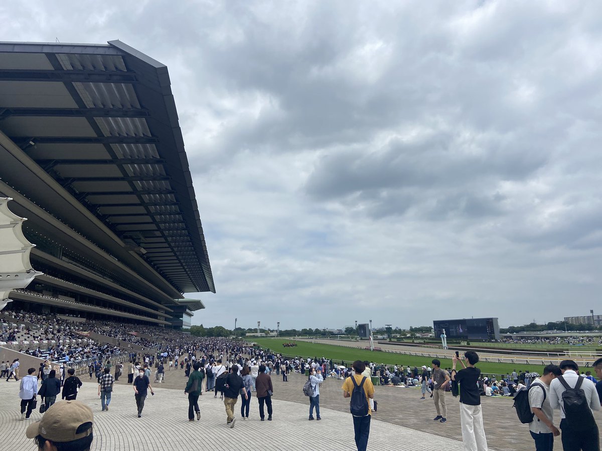 ogsw0627's tweet photo. １年ぶりに東京競馬場に来た！ https://t.co/9tjSkkSnFE