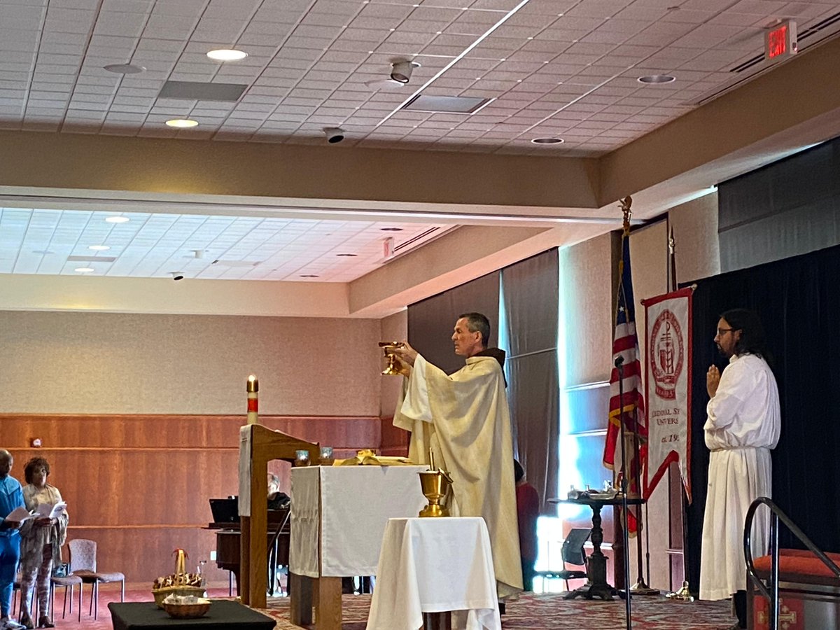 The Stritch Class of 2023 was celebrated at our Commencement Mass this afternoon. Graduates received San Damiano crosses and the alumni pins that will be distributed at tomorrow's Commencement Ceremony were blessed.