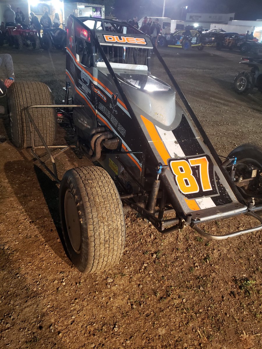 DuesRacing's tweet photo. Came from 6th to finish 3rd tonight here at Montpelier! https://t.co/7vjUnhqlsJ