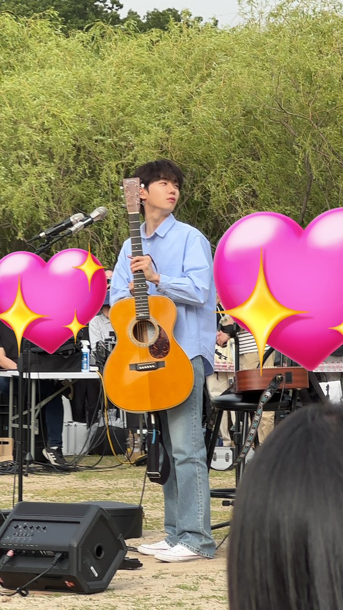 hacheodori's tweet photo. 현상이 대왕비눗방울 보는 표정봐 ㅠㅠ
얼딩임 https://t.co/i6OaW0L65m