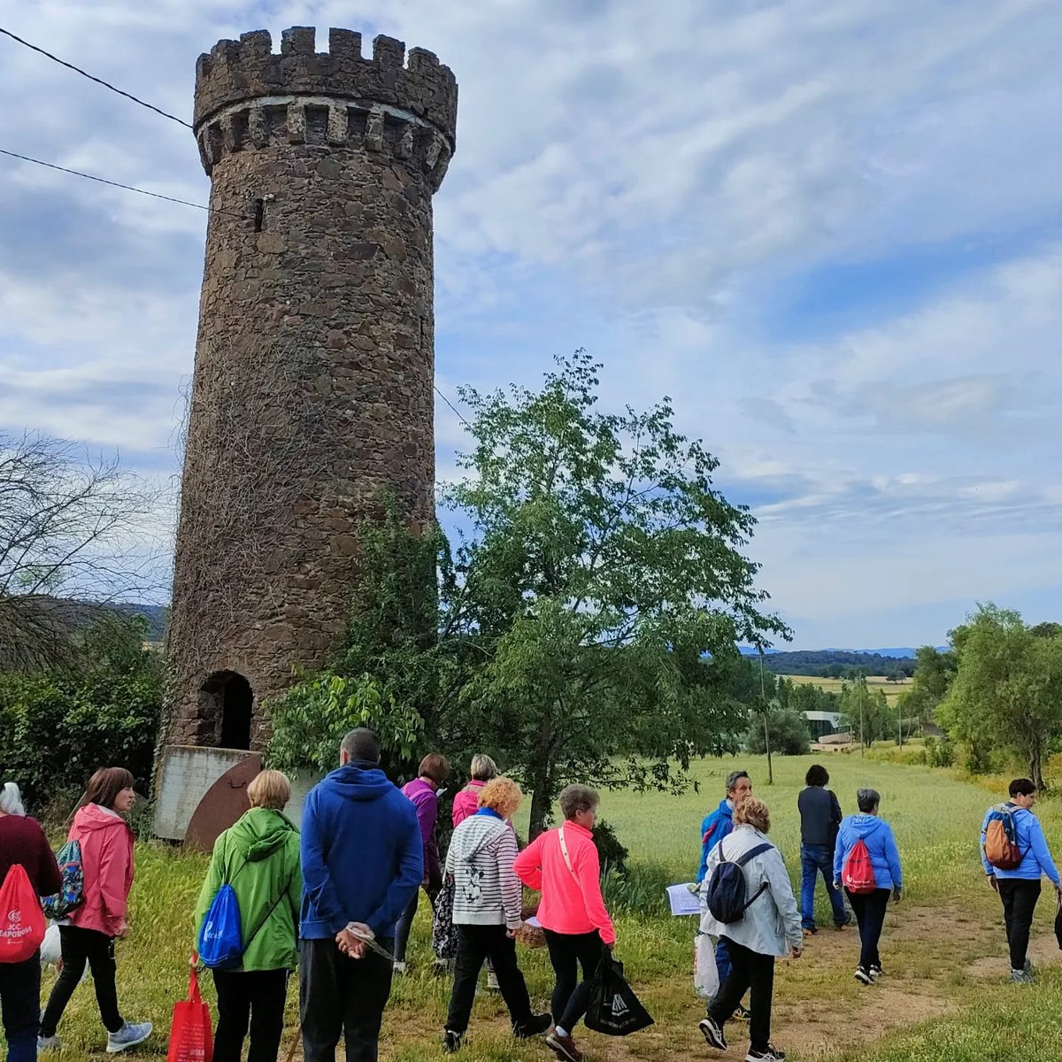 Junts per Llambilles tweet media