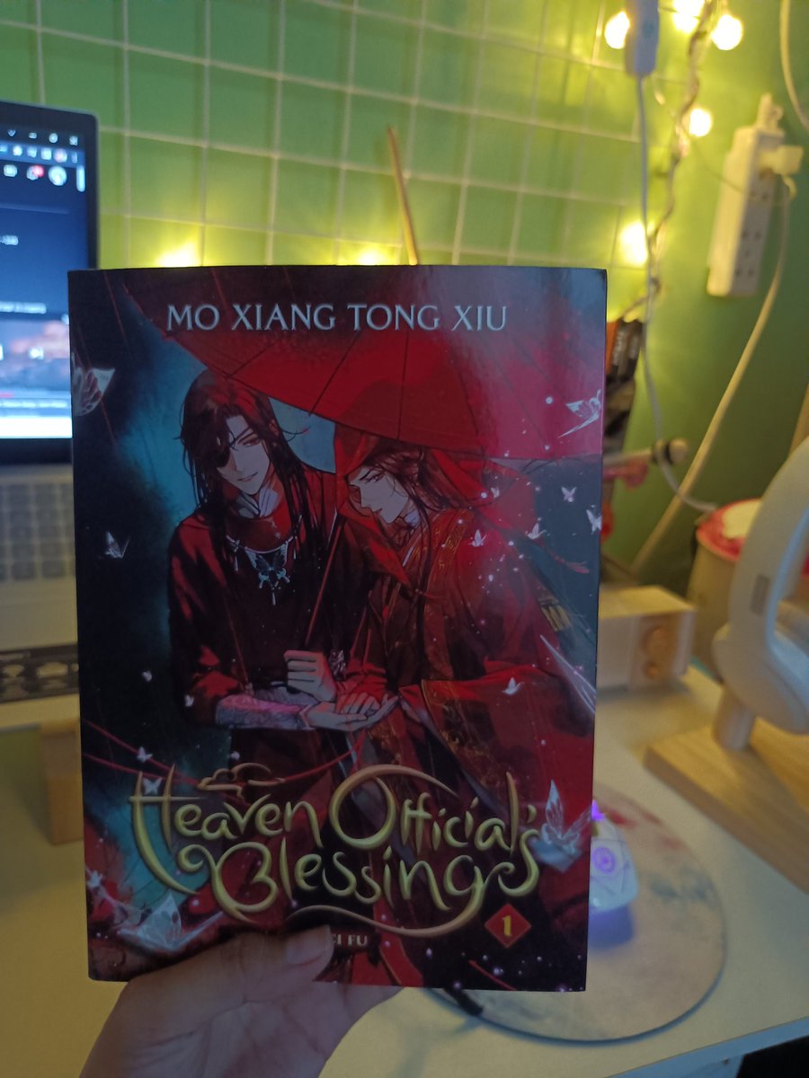 KSsanitizer's tweet photo. Book 1 finally arrived shsvhauahsbe I'm so happy I can't 😭
#HeavenOfficialsBlessing
#MXTC https://t.co/ZKSIEOV3wB