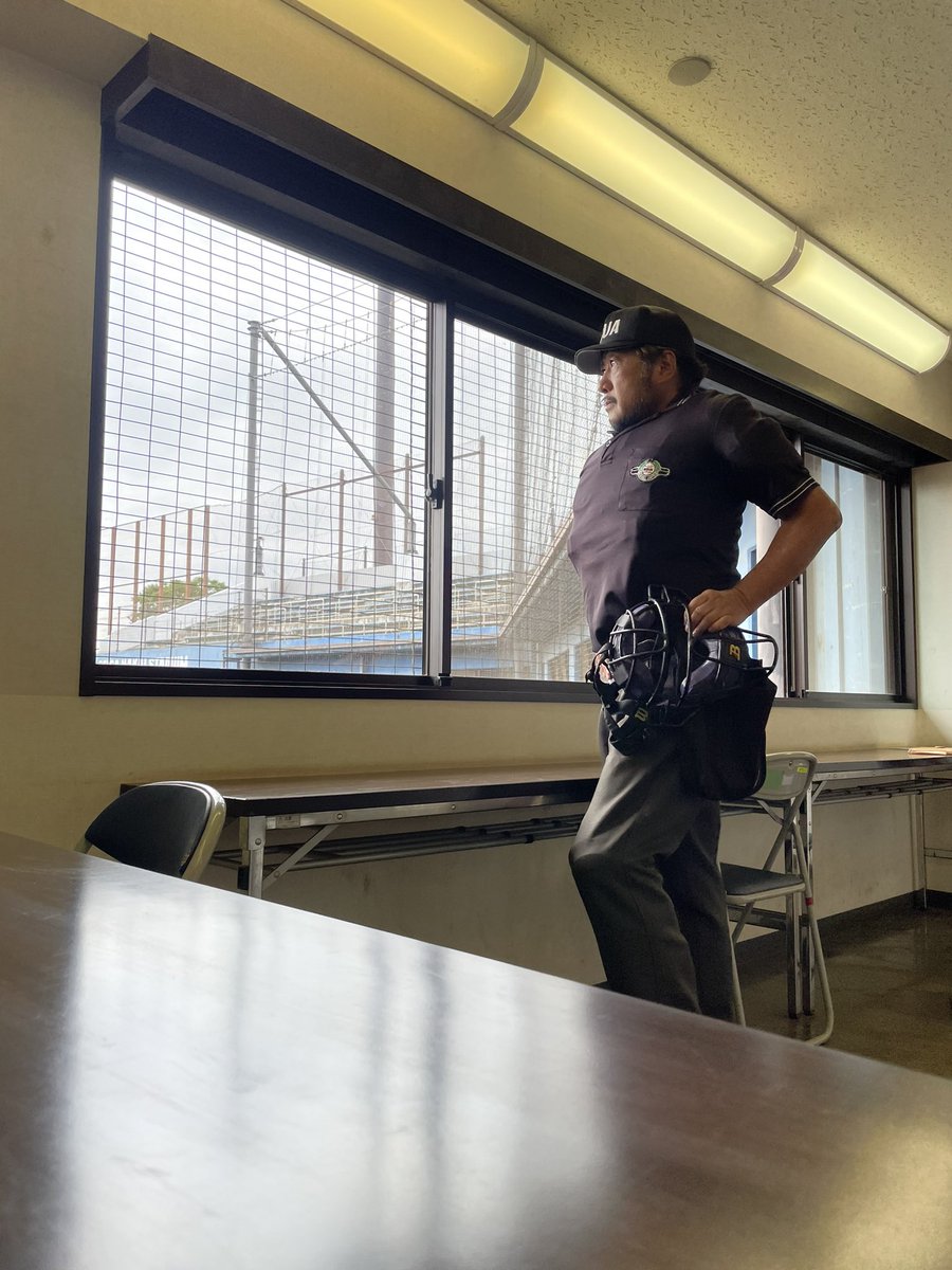 【#球場now】星槎中井スタジアム R246で神奈川県中井にVISIT。今から大学生の春季リーグ戦 ナイター。緑に包まれて 初夏の気候が気持ち良い。この時期は1年でイチバン審判に優しいシーズンかな。ささガンバりんご🍎(#9) #野球 #審判 #enjoy_umpiring