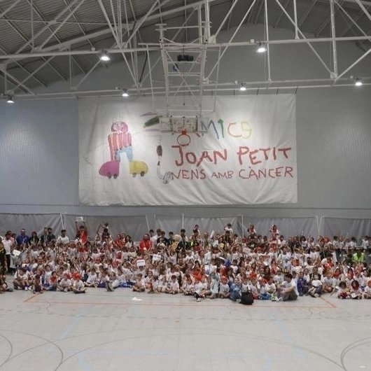 Més de 300 nenes i nens van participar ahir a la 23a Festa-Torneig Joan Petit Molins de Rei. Tots ells han compartit il·lusió, festa i solidaritat, per un objectiu en comú, la Recerca del Càncer Pediàtric  💛#stickcontent

Moltes gràcies a tots! #stickcontent