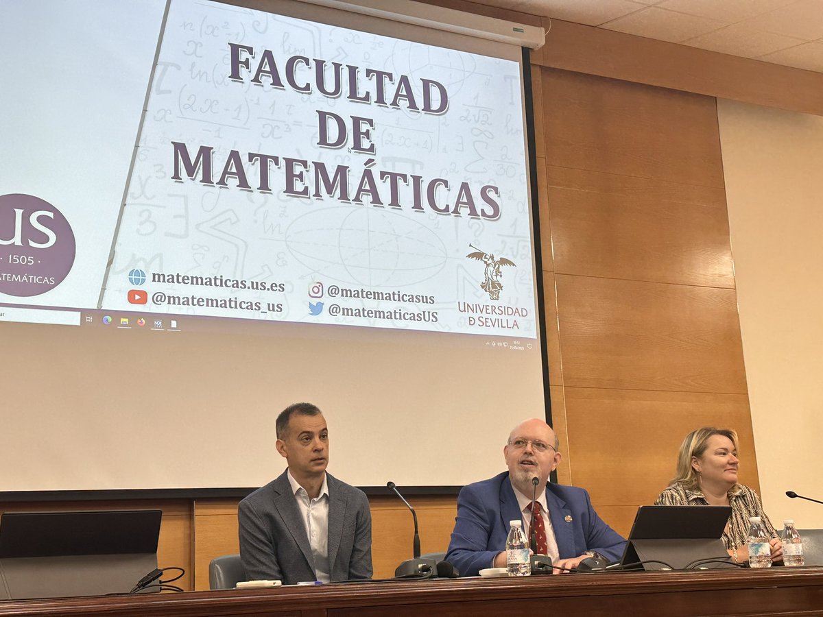 annmarcara's tweet photo. Comenzamos la clausura de curso de Estalmat en las Facultad de Matemáticas de Sevilla @EstalmatAnd @saemthales @Amproes_And @ThalesSevilla https://t.co/OKxvdMb31v