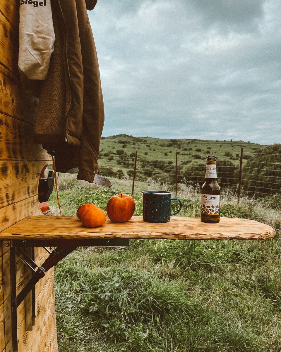 Setting up shop for some woodwork in Helix.
.
Some impressions, step of the process, the obligatory coffee pictures, beer in the afternoon and finished projects.
.
And repeat.
.
#vanlifeproject #homeonwheels #vanlifelove #vanlifefreedom #vanliferoadtrip #vanlifeproject #vanlife