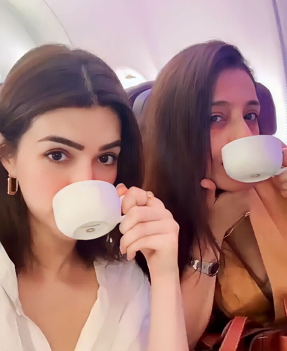 This duo 🙌❤
So excited for #TheCrew 

#KritiSanon #Tabu