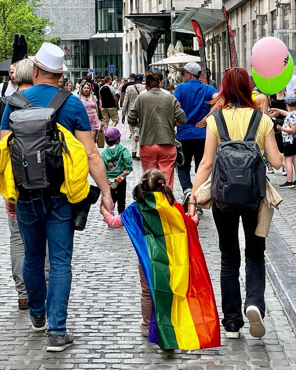 XeniaPolska's tweet photo. 150 thousand people took part in Brussels Pride 2023. 🇺🇦Ukrainians were there too! The parade turned into a party for everyone who was passing through the central streets of the Belgian and EU capital 🌈
#brusselspride #belgianpride #lgbtqpride #europeanpride #ukraine https://t.co/Qzhs5SUb8M
