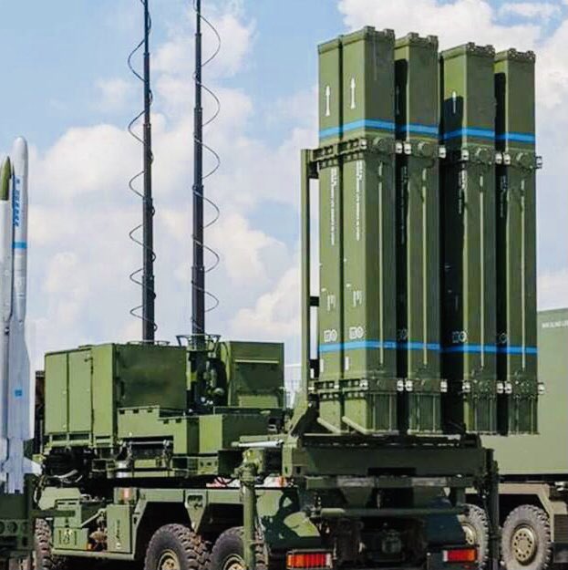Ok this is important. IRIS-T is the best bidder out of 6 competitors for 🇪🇪 and 🇱🇻 MRAD and will now enter into negotiations.

This is big news: biggest ever defence acquisition and joint program for 🇪🇪 &amp; 🇱🇻.

No place safe for 🇷🇺warplanes and missiles in the Baltic skies.