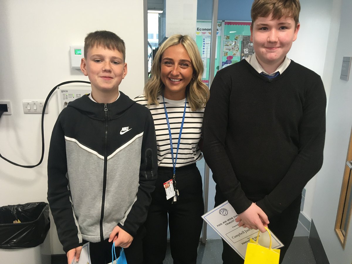 BoclairHE's tweet photo. Food and Drink challenge Second place winners, Ryan and Campbell of 2.4. Third place, Mia and Kasey of 2.9. https://t.co/Lor8SsxPe5