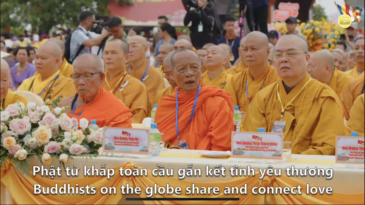 Psanitwong's tweet photo. International Day of #Vesak of Vietnam Buddhist Sangha @ Bavang Pagoda, #Vietnam 🇻🇳 

พิธีฉลองเทศกาลวิสาขบูชา 
วัดบาหว่าง เวียดนาม 
สมเด็จพระสังฆราช, ประธานสงฆ์, ผู้บริหารการคณะสงฆ์ #ศรีลังกา, #ลาว, #บังกลาเทศ, #เนปาล, #เมียนมา, #ภูฏาน, #กัมพูชา, #อินเดีย, #ไทย, #เวียดนาม ร่วมงาน https://t.co/h4uFnrk5JH