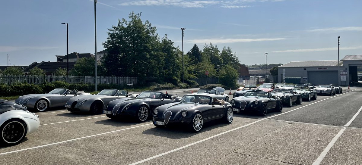 whitestar64's tweet photo. On our way to #Scotland lots #wiemann : #V8 #V12 #DB5 #AstonMartin @astunday @astonmartin @AMHT1 @A45Y_UK @Riz_F1 @PeterMc_Dermott @SupercarOwner @Vintage_Cars @fosgoodwood @AstonMartinWork @AMOCHQ  @stefanmenzies @HWM_AstonMartin @McGurkCars @astonworkshop #amoc @goodwoodrevival https://t.co/Kf47RNEFqh