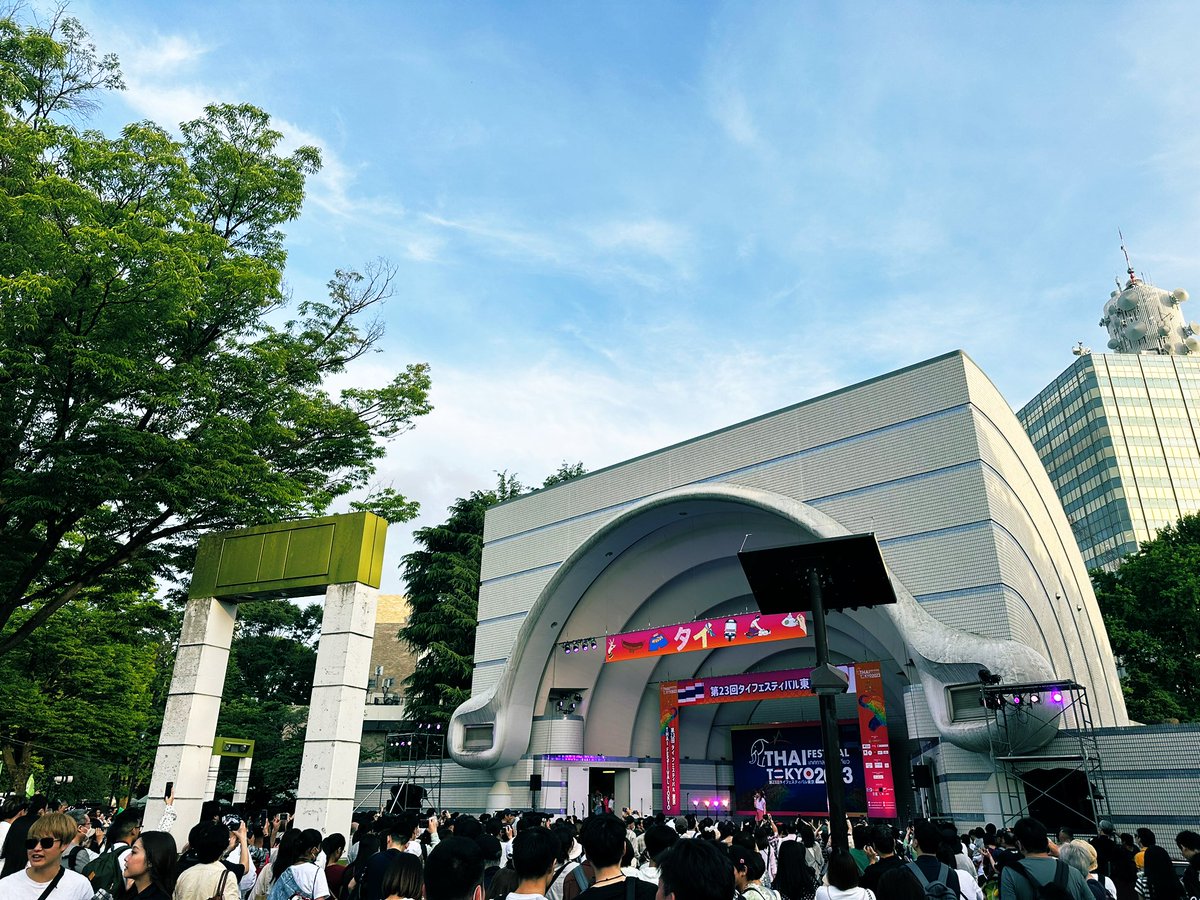 TJO_DJ19's tweet photo. #タイフェス
思ったより鬼混みではない
念のため
代々木公園駅側から来たら良いかも
この後18:00〜19:30
gloブースでDJするよ〜
#glo_spring #タイフェス
*喫煙ブースのご入場は20歳以上の喫煙者の方に限ります。
*喫煙ブースはご入場制限がかかる場合がございます。 https://t.co/PYeqdC82D9