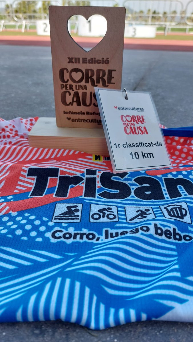 TriSani_'s tweet photo. ¿Qué hace nuestro @CalvoIvan en lo más alto del podium? 🤪

Enhorabuena campeón!!! @Entreculturas #correporunacausa https://t.co/uVCSZUxWin