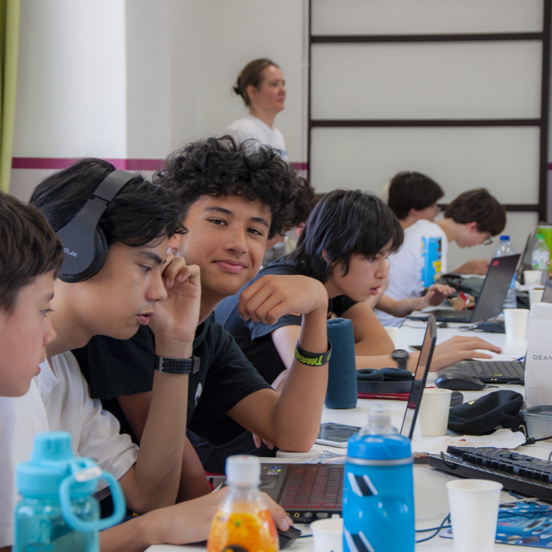 lfikyoto's tweet photo. 🚀Ce samedi 20 mai 2023, nos élèves ont participé à la #nuitducode2023 👾
@aefeinfo @aefeasiepacifique
@ambafrancejp @ConsulKyoto @colinboris
#programmation #code #coding #creative #codage #jeux #numerique #informatique #AEFE
#lfikyoto @nuitducode
👉 https://t.co/MtCdXtaCwM https://t.co/6gZ9fjnm5I