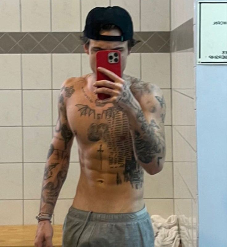 noah (@noahweasleyy) on Twitter photo 