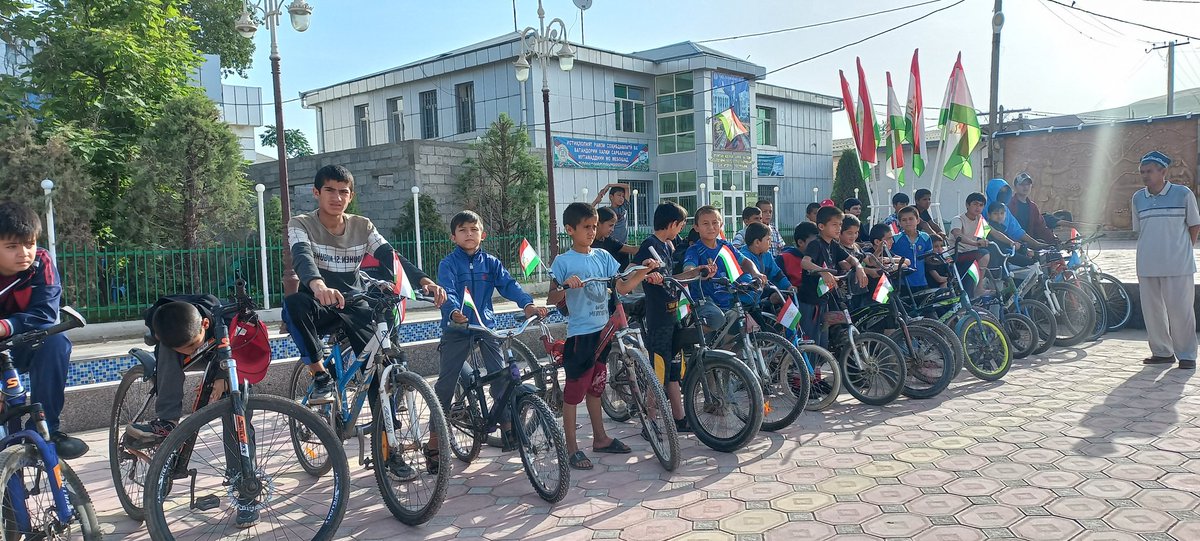 SherDavlatov's tweet photo. On the Sunday of the third week of May, "National Run" is held in the Republic of Tajikistan every year. https://t.co/X7ti6pxJzG