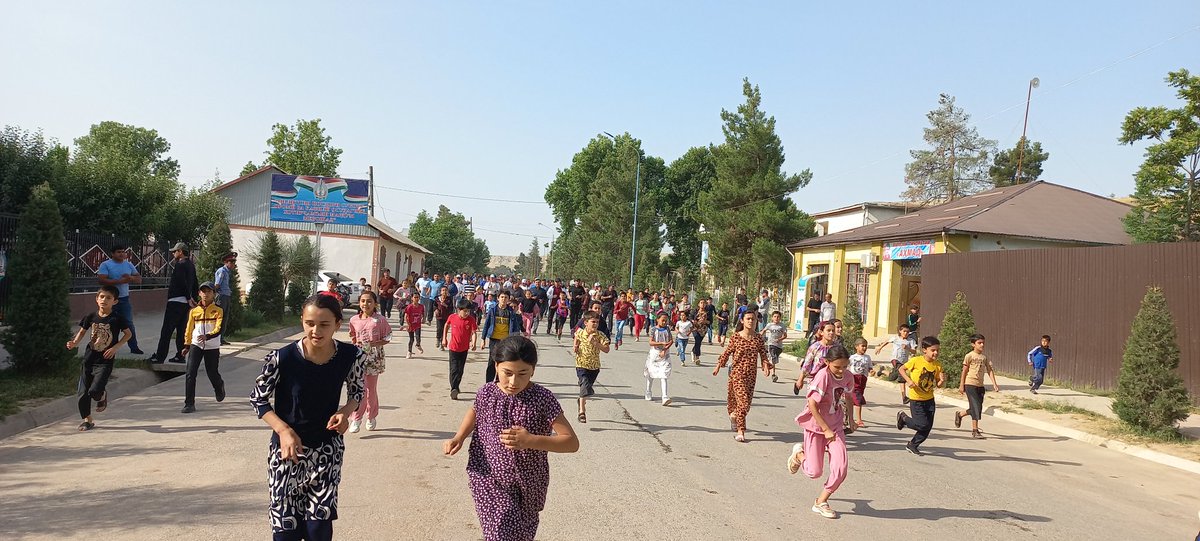 SherDavlatov's tweet photo. On the Sunday of the third week of May, "National Run" is held in the Republic of Tajikistan every year. https://t.co/X7ti6pxJzG