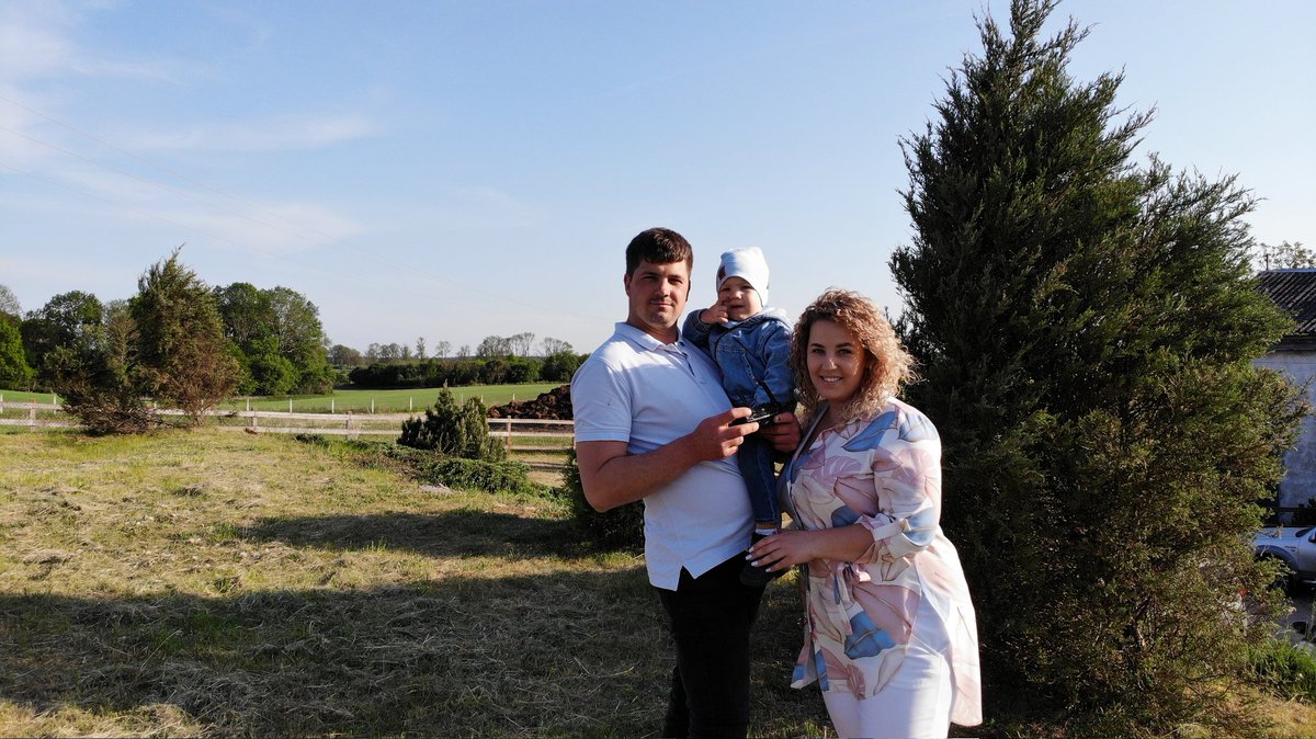 ZenekYTChanel's tweet photo. Wczoraj mieliśmy okazję trochę polatać.
O ile rzepak wygląda zjawiskowo, o tyle uprawy jare wręcz błagają o deszcz. Plony słabe, ceny marne, dziurę załatamy zbożem z Ukrainy. To może być ciężki rok dla Polskich Rolników Komisarzu @jwojc, @TelusBiuro i @MorawieckiM https://t.co/yOZnlkJXND