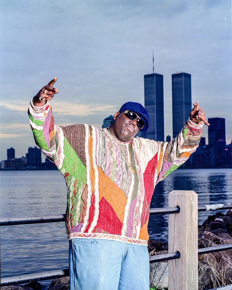 SavegeBeba809's tweet photo. Happy Birthday to Hip-Hop legend Biggie Smalls. Today he would’ve turned 51🖤 #Brooklyn https://t.co/YyKxBD7JZb