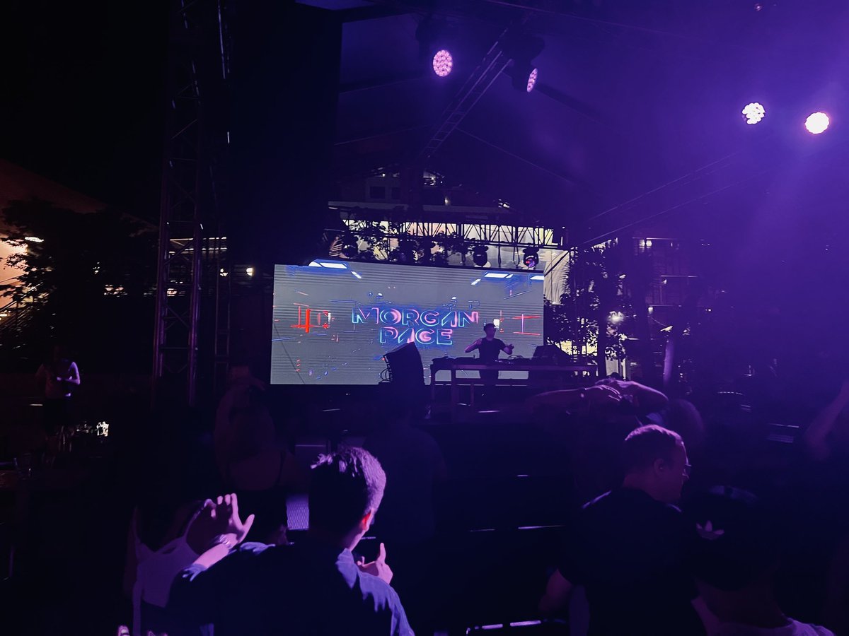 snifti_com's tweet photo. The heat is on! #btc2023afterparty https://t.co/Tj5nQp1gfC