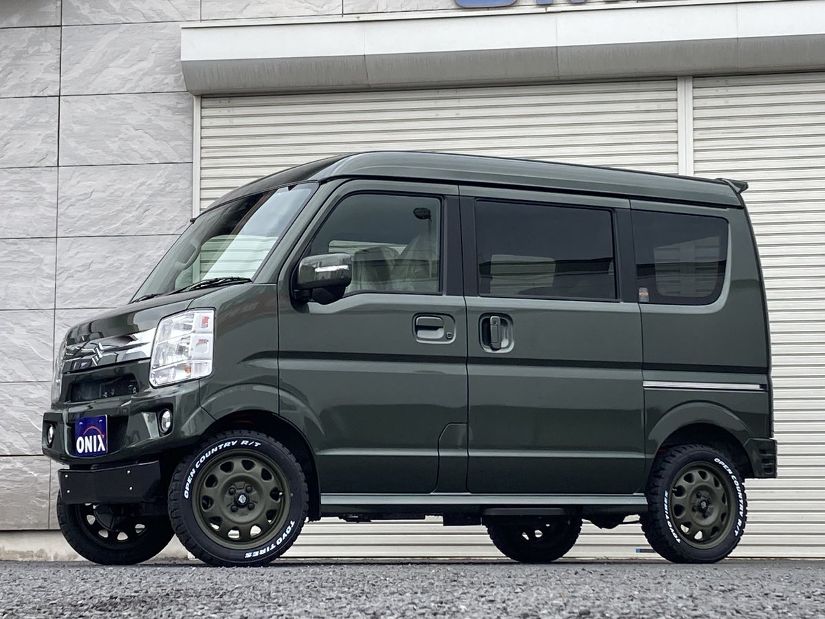 Axstyle_onix's tweet photo. ランドフットSWZ 15インチアルミホイールをエブリイワゴンPZターボスペシャルに初装着！
オリーブドラブカラーがミリタリーな雰囲気を醸し出しています♪

気になった方はお早めにお問い合わせください！

#エブリイ #エブリイワゴン #エブリィ #エブリィワゴン #チョイアゲ #AxStyle #東京都 #青梅市 https://t.co/3K1A92XdSQ